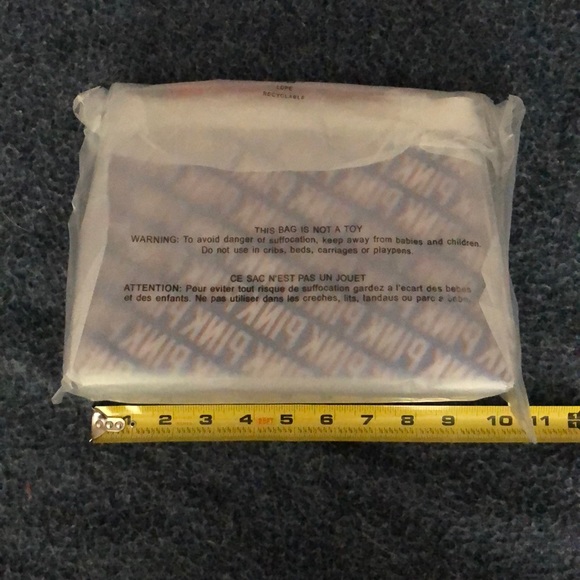 NWT—VS PINK waterproof makeup bag - Picture 4 of 8